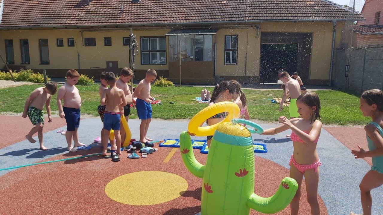 rajce.idnes. koupani 9 Koupání ve školní družině - Oficiální stránky ZŠ Velké Němčice